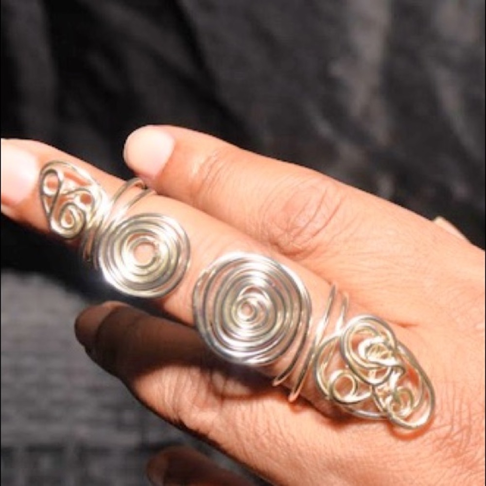 Silver whole finger ring